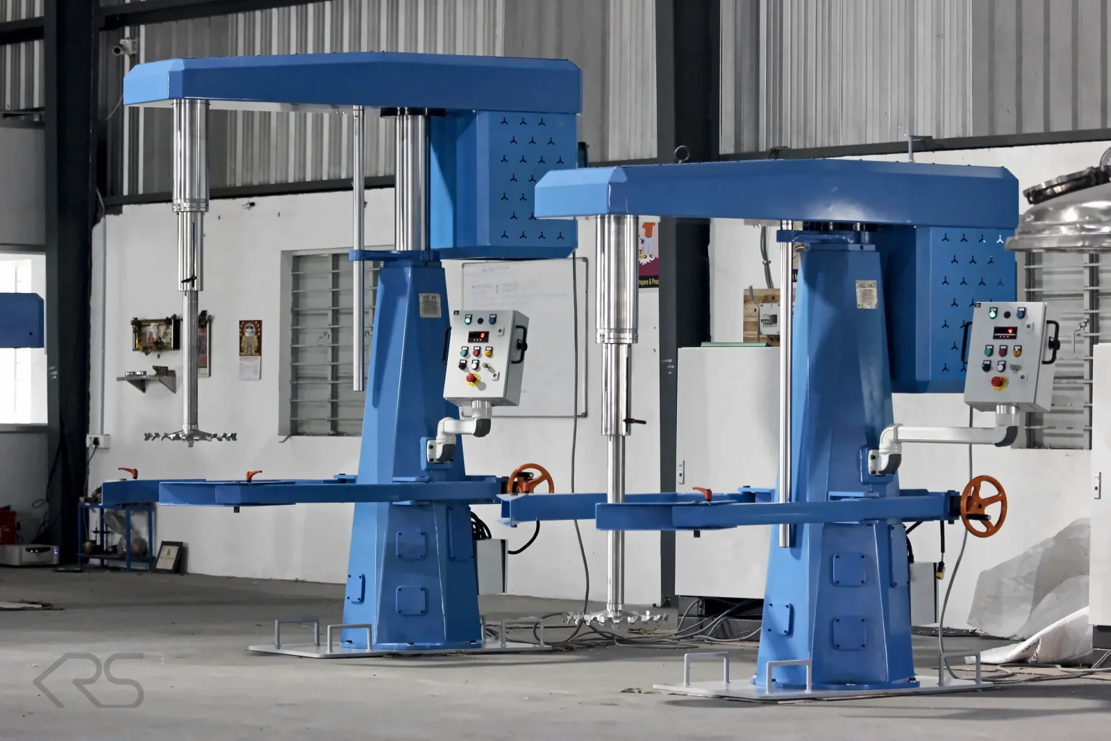 KRS DISPERMAHLTECHNIK High Speed Dispersers in the KRS workshop